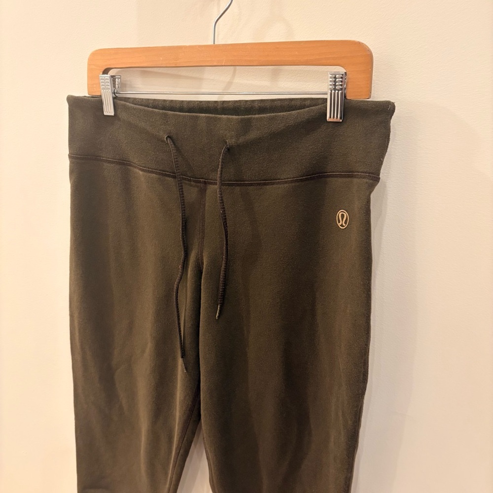 Lululemon Cropped Sweatpants - Picture 4 of 9